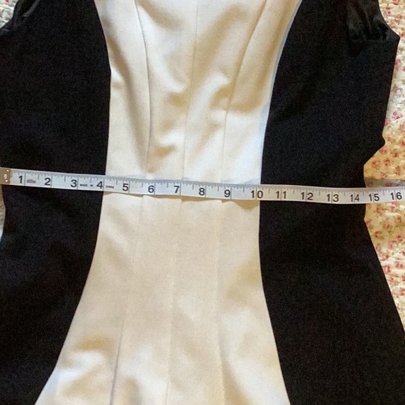 Calvin Klein, Sz 6, sleeveless, two-toned fit and flare dress. Black and Cream - Picture 4 of 8